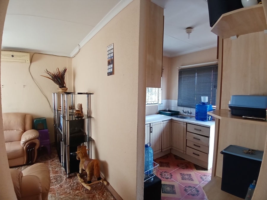 2 Bedroom Property for Sale in Tlhabane West North West